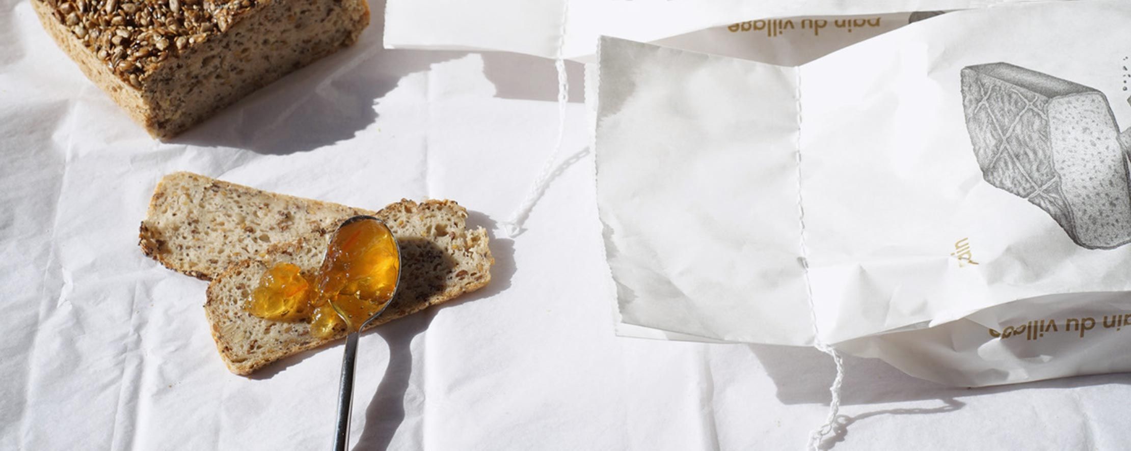 pain aux grains et marmelade